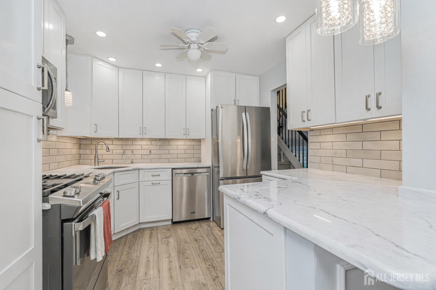 22 Meyer Road Edison, NJ 08817 - Photo 15 of 39