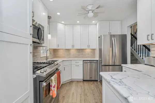 $670,000 | 22 Meyer Road, Edison, NJ 08817