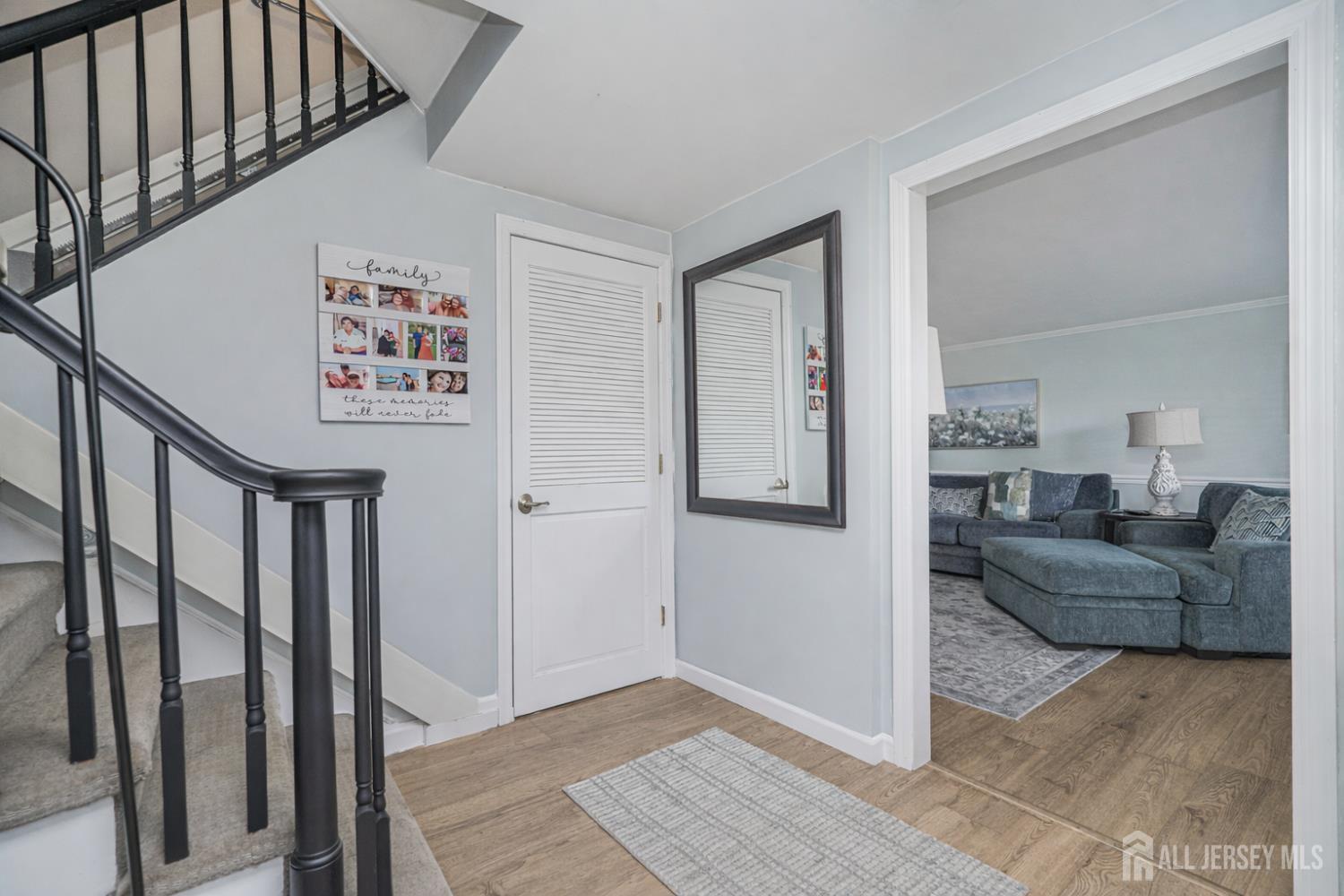 22 Meyer Road Edison, NJ 08817 - Photo 4 of 39