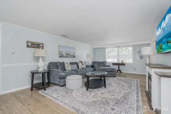 $670,000 | 22 Meyer Road, Edison, NJ 08817