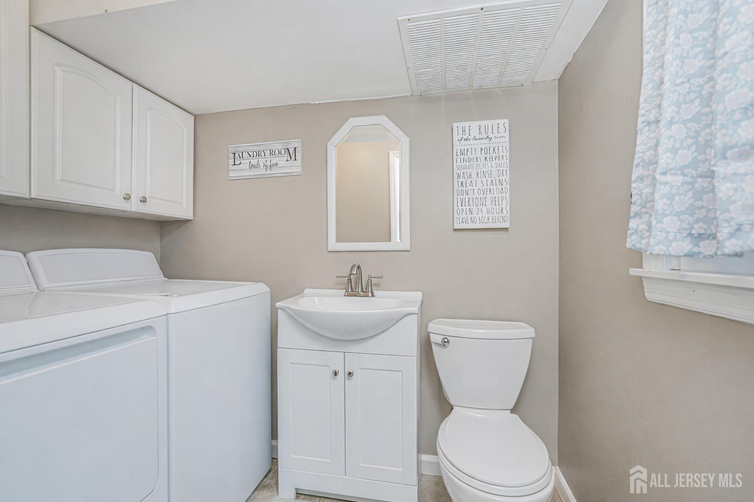 22 Meyer Road Edison, NJ 08817 - Photo 7 of 39