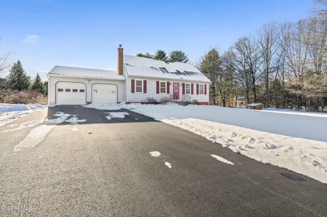 $400,000 | 2 Norland Court, Wilton, NY 12866