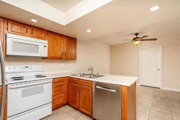 $2,250 | 1656 North Sierra Vista Drive, Tempe, AZ 85288