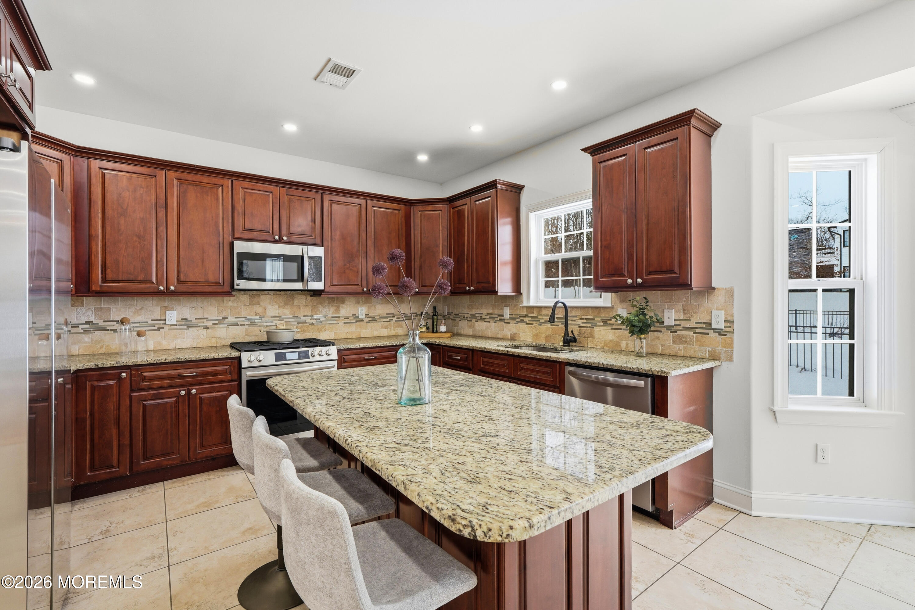 893 Lakehurst Avenue Jackson, NJ 08527 - Photo 13 of 70 045