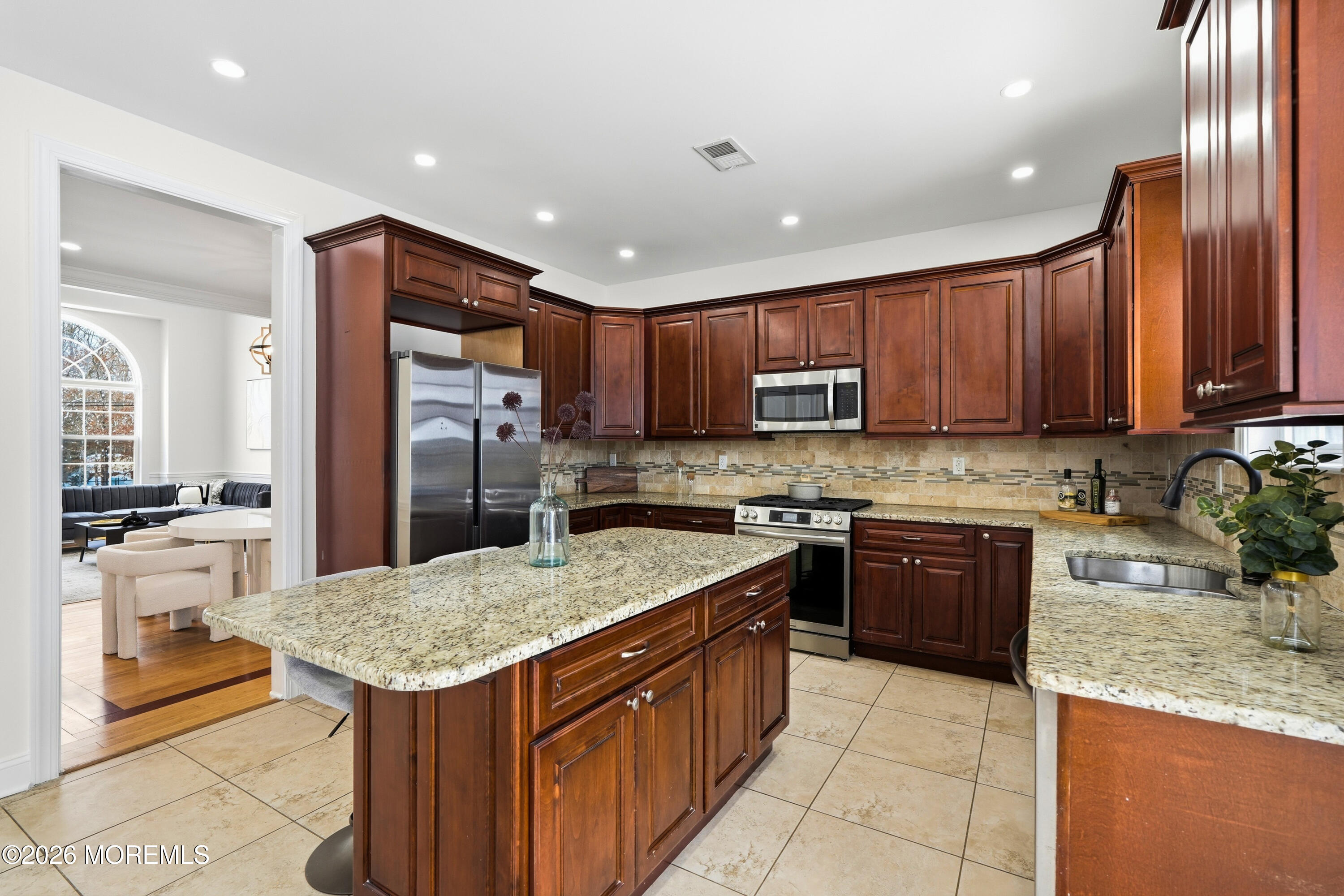 893 Lakehurst Avenue Jackson, NJ 08527 - Photo 14 of 70 046