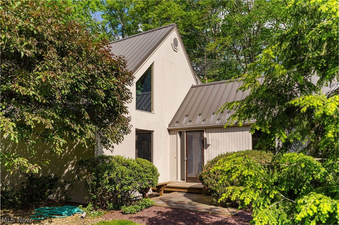 2941 Howland Wilson Road Northeast Warren, OH 44484 - Photo 4 of 50