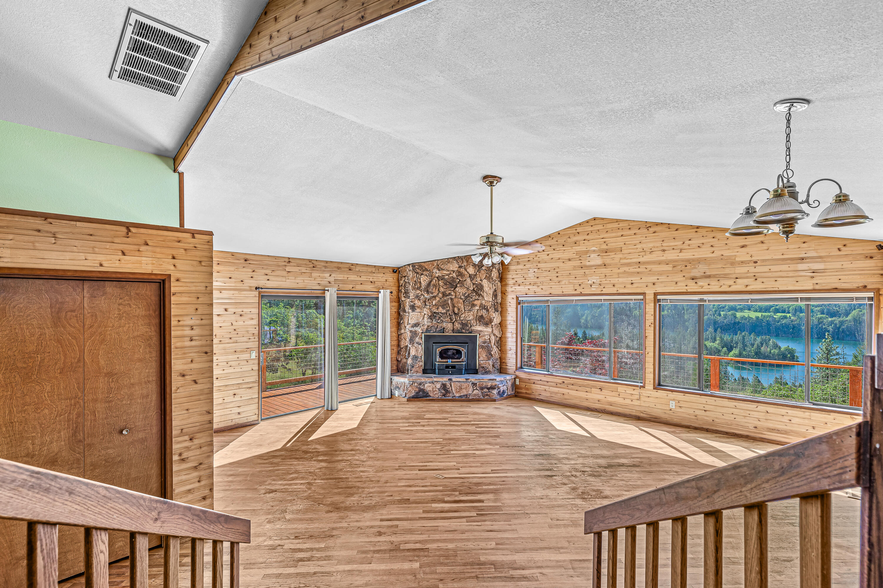 1306 Lewis Road Prospect, OR 97536 - Photo 7 of 66 9R9A9788