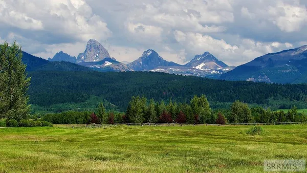 $550,000 | 1990 Snow Crest Ranch Drive, Driggs, ID 83422