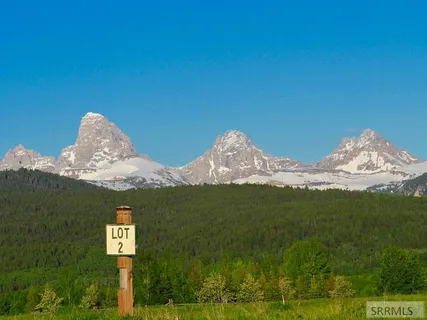 $550,000 | 1990 Snow Crest Ranch Drive, Driggs, ID 83422