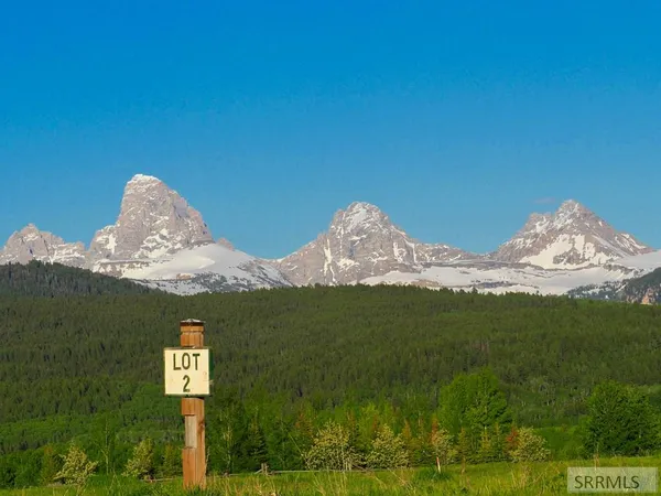 $550,000 | 1990 Snow Crest Ranch Drive, Driggs, ID 83422