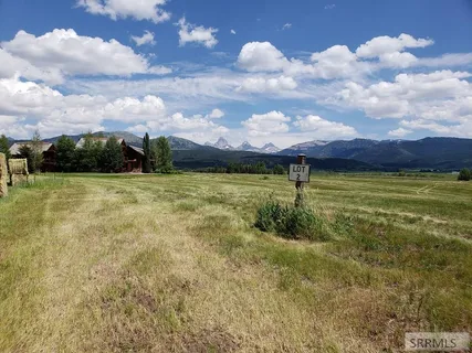 $550,000 | 1990 Snow Crest Ranch Drive, Driggs, ID 83422