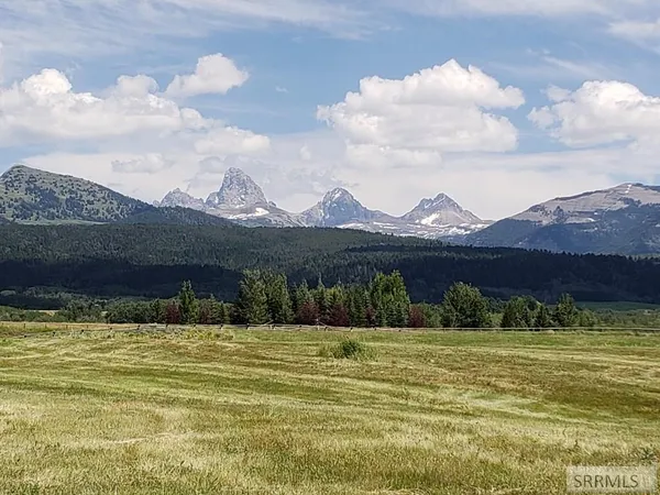 $550,000 | 1990 Snow Crest Ranch Drive, Driggs, ID 83422