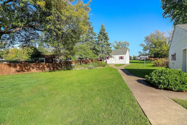 $449,000 | 635 South Finley Road, Lombard, IL 60148