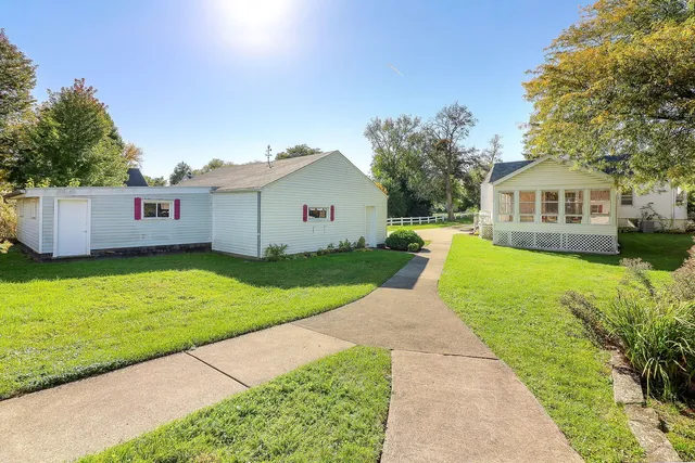 $449,000 | 635 South Finley Road, Lombard, IL 60148