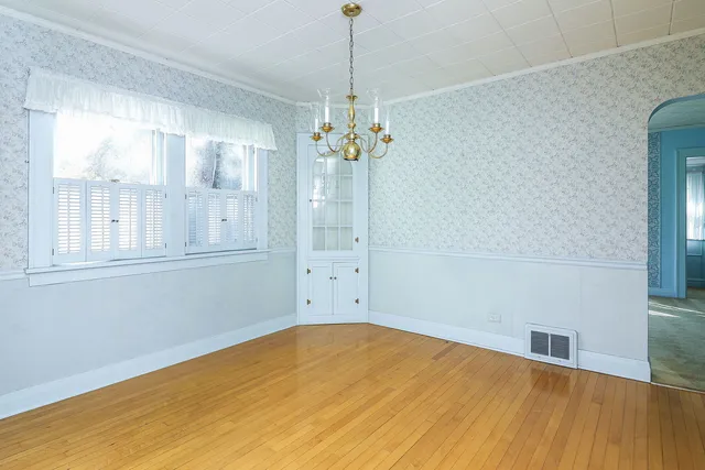 $449,000 | 635 South Finley Road, Lombard, IL 60148