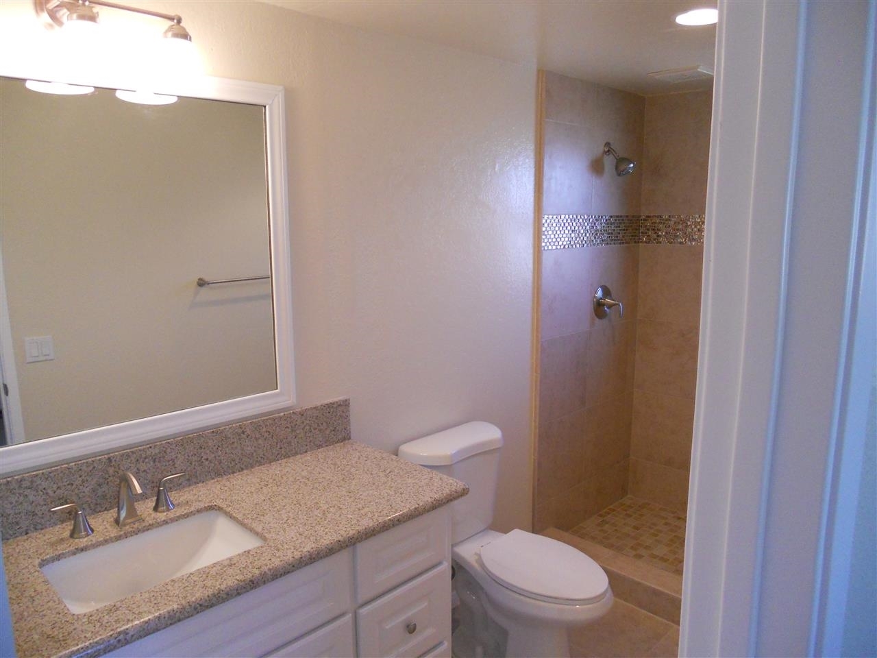 4033 Via Rio Avenue Oceanside, CA 92057 - Photo 8 of 20