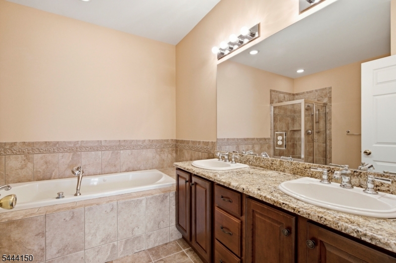 98 Tarrington Road Hamburg, NJ 07419 - Photo 21 of 40