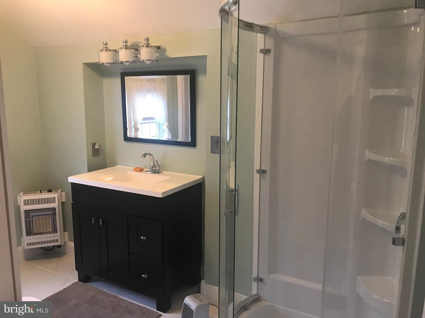 9333 Andover Road Philadelphia, PA 19114 - Photo 14 of 17 Bathroom