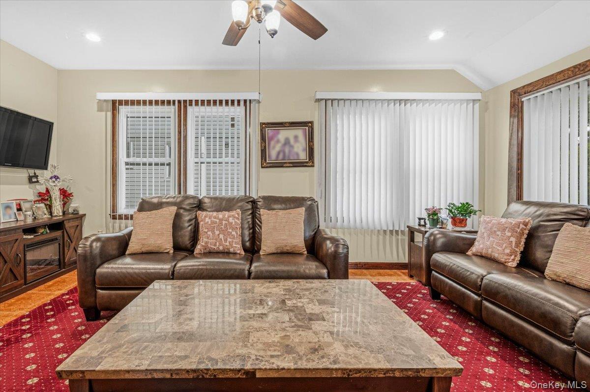 221-73 91st Road Queens, NY 11428 - Photo 5 of 33