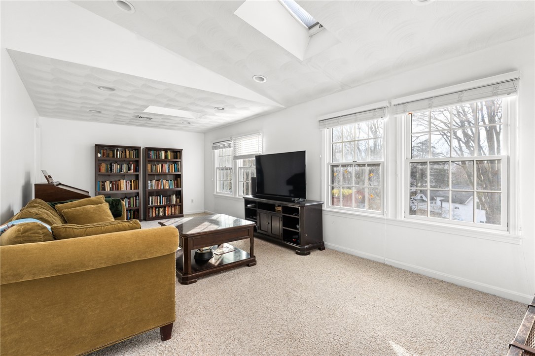 6 Pickering Drive Westerly, RI 02891 - Photo 14 of 30