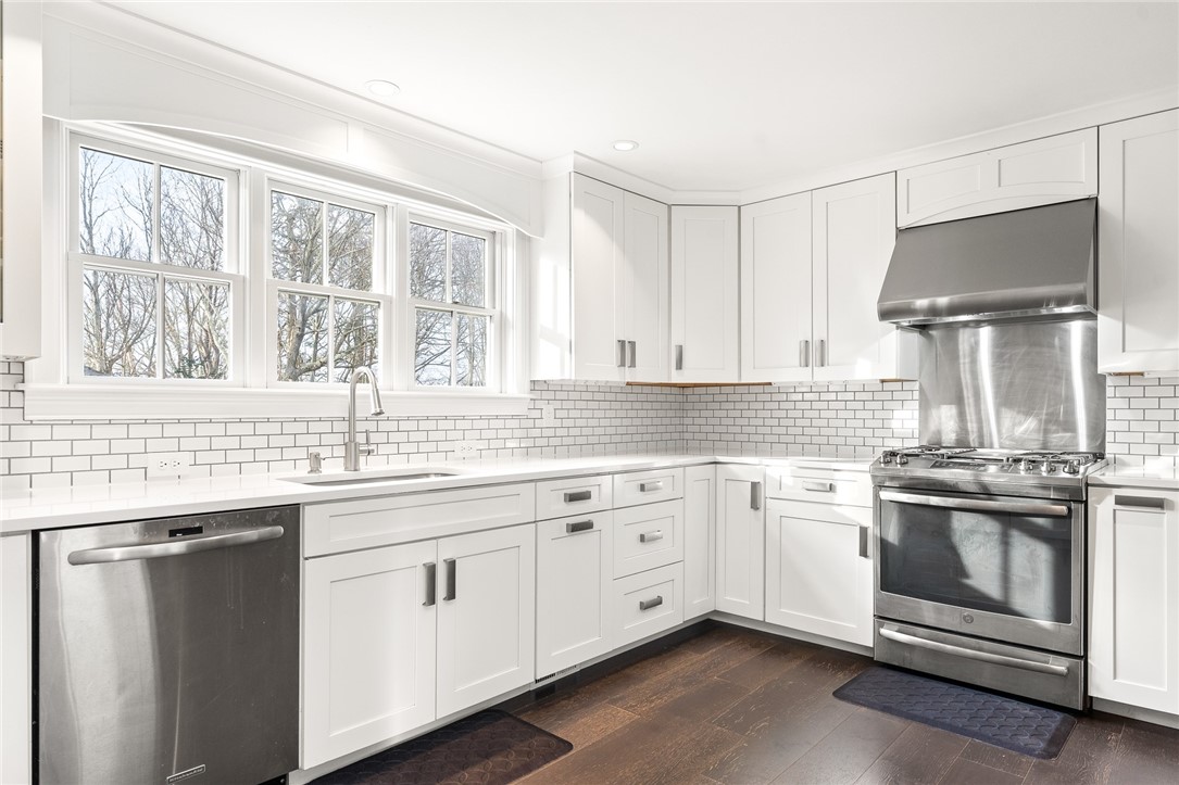 6 Pickering Drive Westerly, RI 02891 - Photo 8 of 30