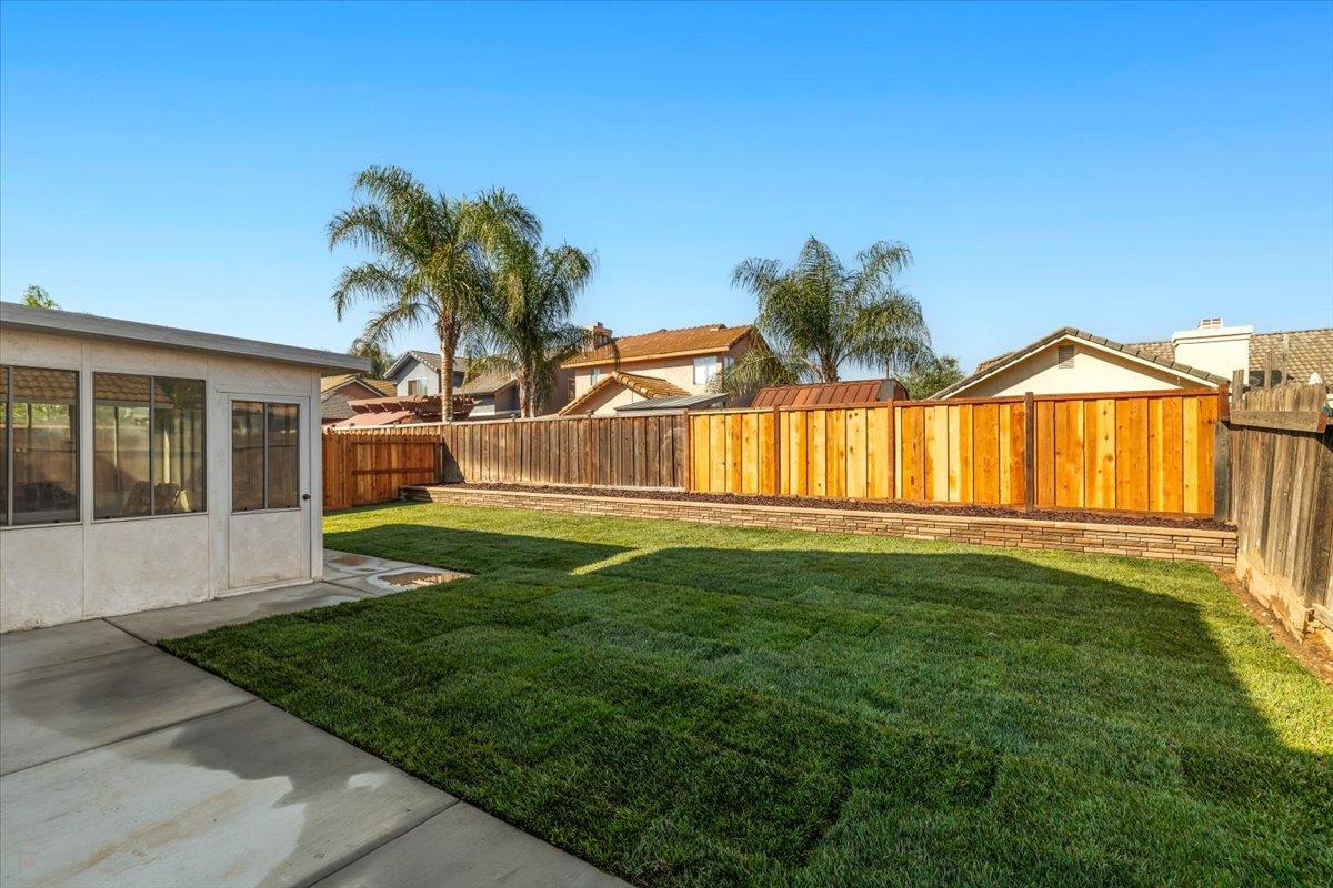 3005 Willetts Way Ceres, CA 95307 - Photo 25 of 29 a view of a house with backyard and porch