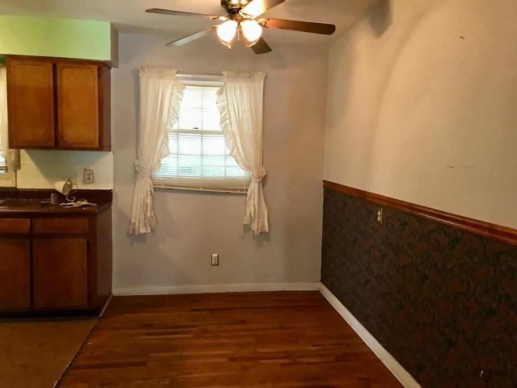 1348 Ashley Hall Road Charleston, SC 29407 - Photo 5 of 10 q7qLS4WvQ7e+3%VtaTa2AQ_thumb_937b