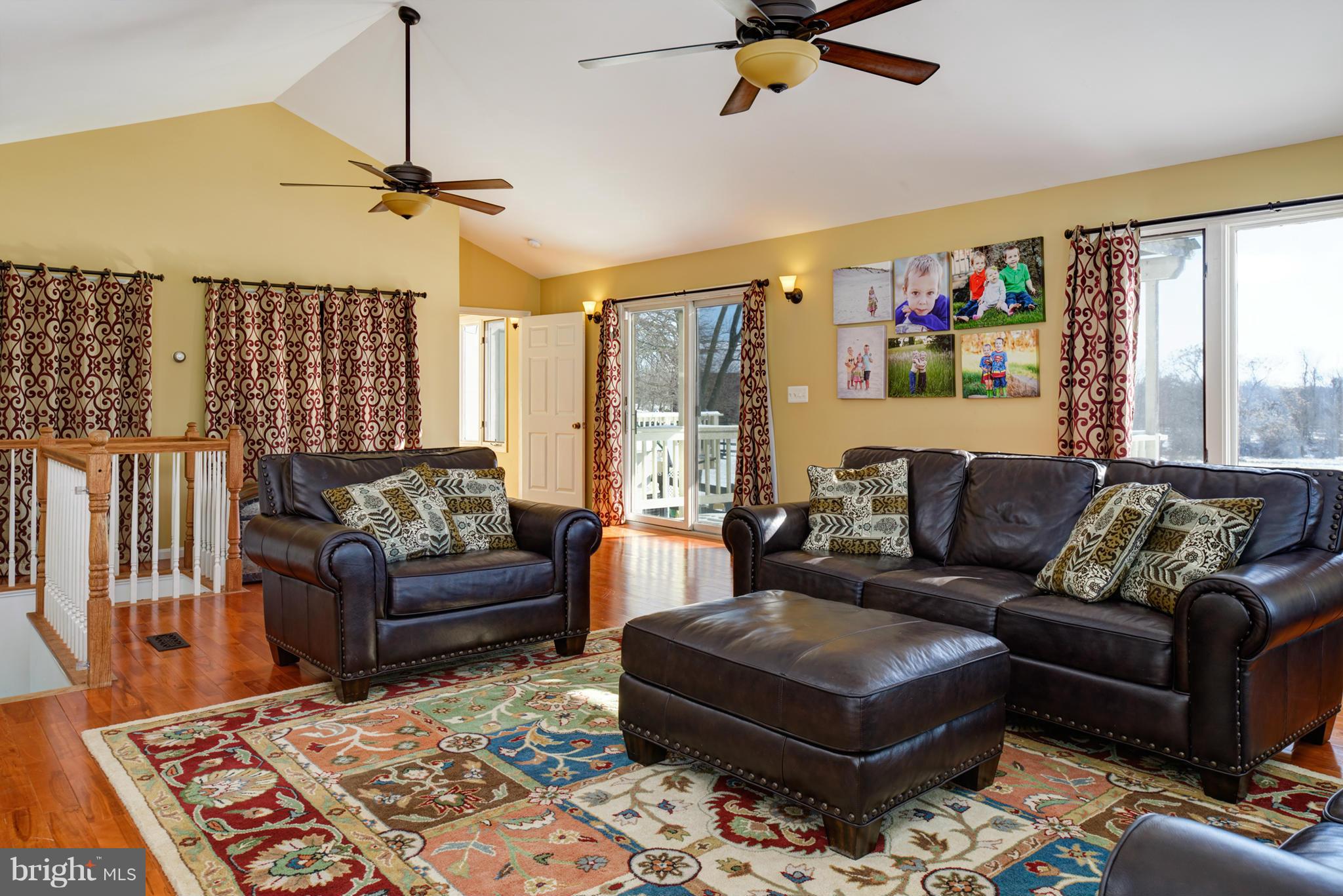 35267 Paxson Road Round Hill, VA 20141 - Photo 11 of 29 FAMILY ROOM