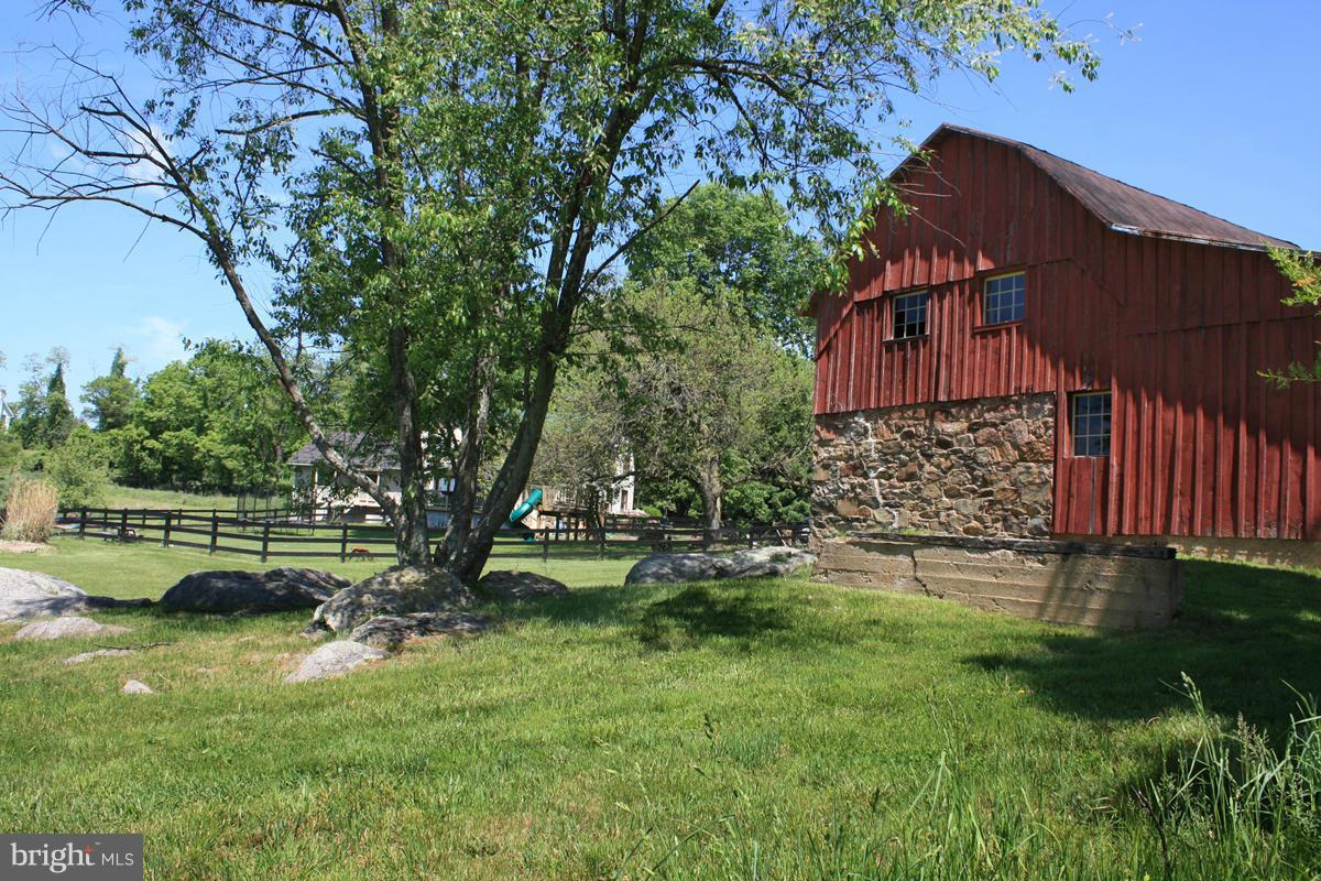 35267 Paxson Road Round Hill, VA 20141 - Photo 23 of 29 LARGE TREES