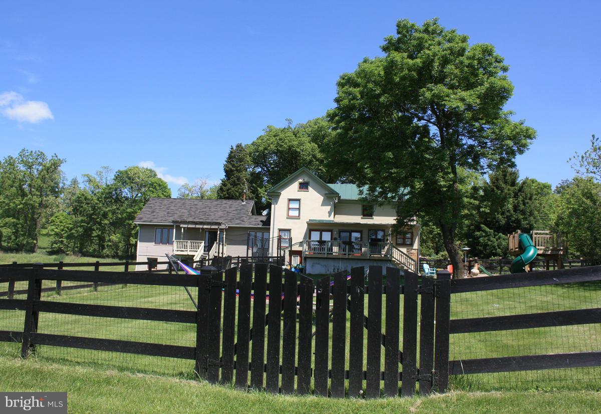 35267 Paxson Road Round Hill, VA 20141 - Photo 24 of 29 FENCED BACKYARD