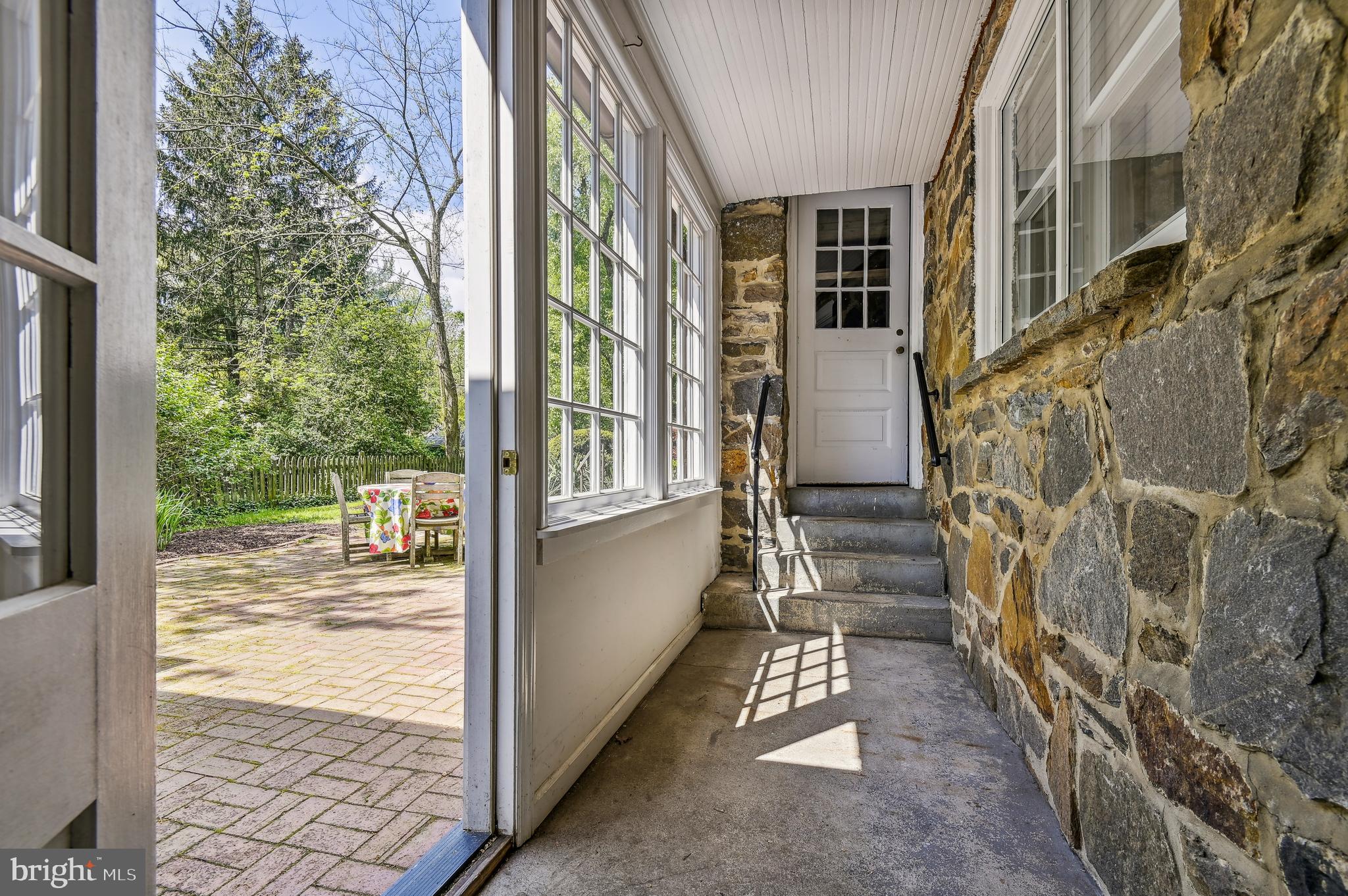 5110 Springlake Way Baltimore, MD 21212 - Photo 19 of 49 Breezeway