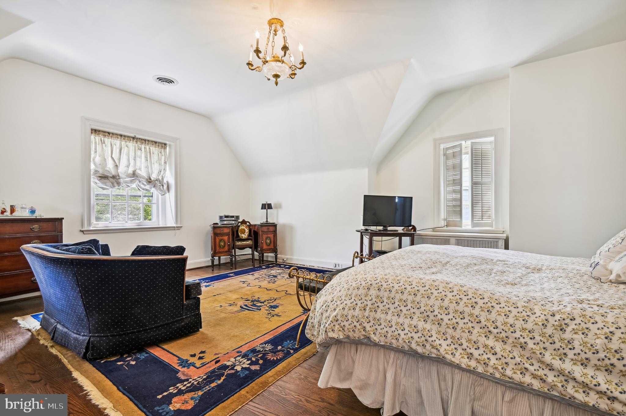 5110 Springlake Way Baltimore, MD 21212 - Photo 21 of 49 Primary bedroom