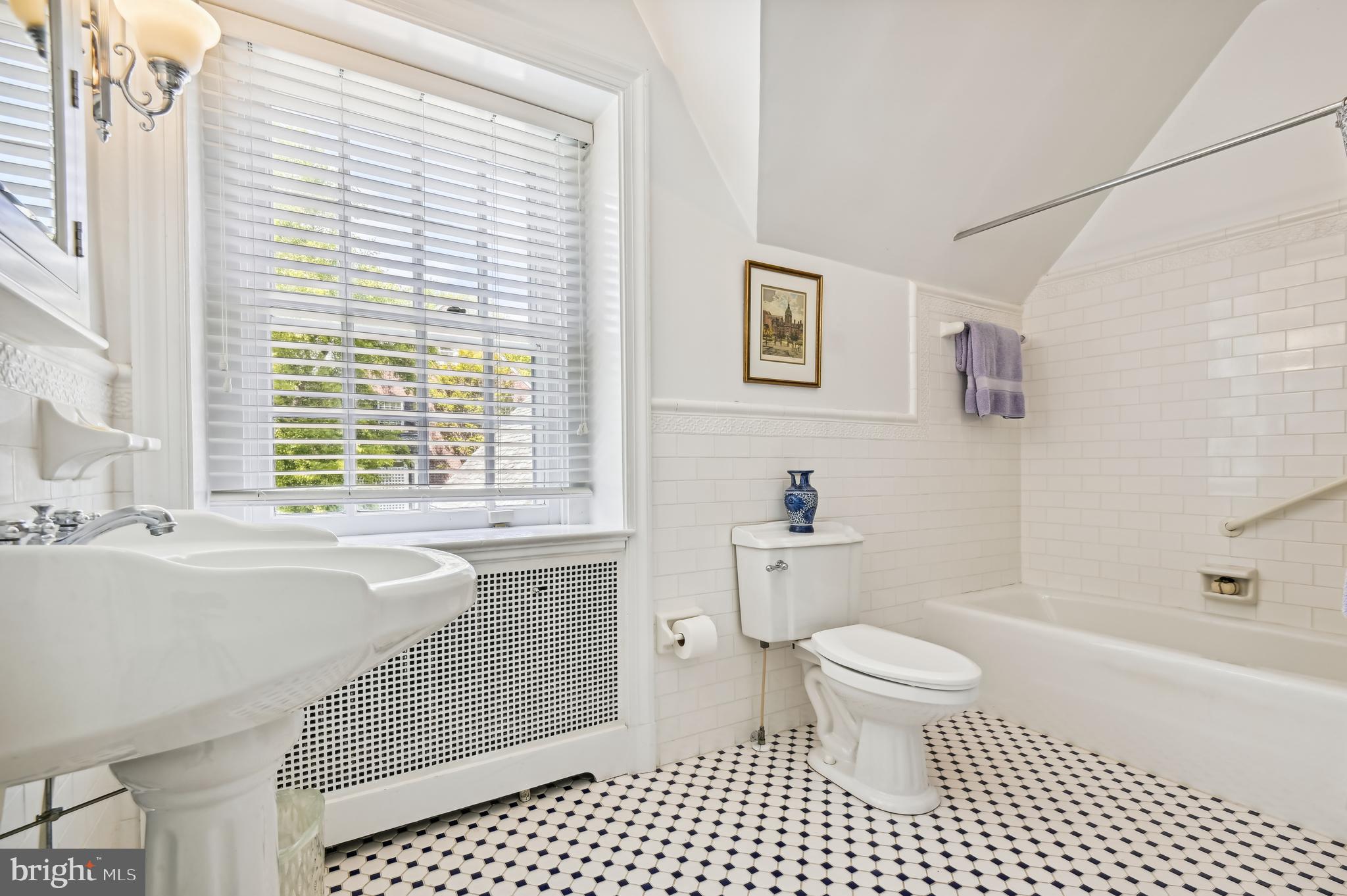 5110 Springlake Way Baltimore, MD 21212 - Photo 23 of 49 Primary bathroom