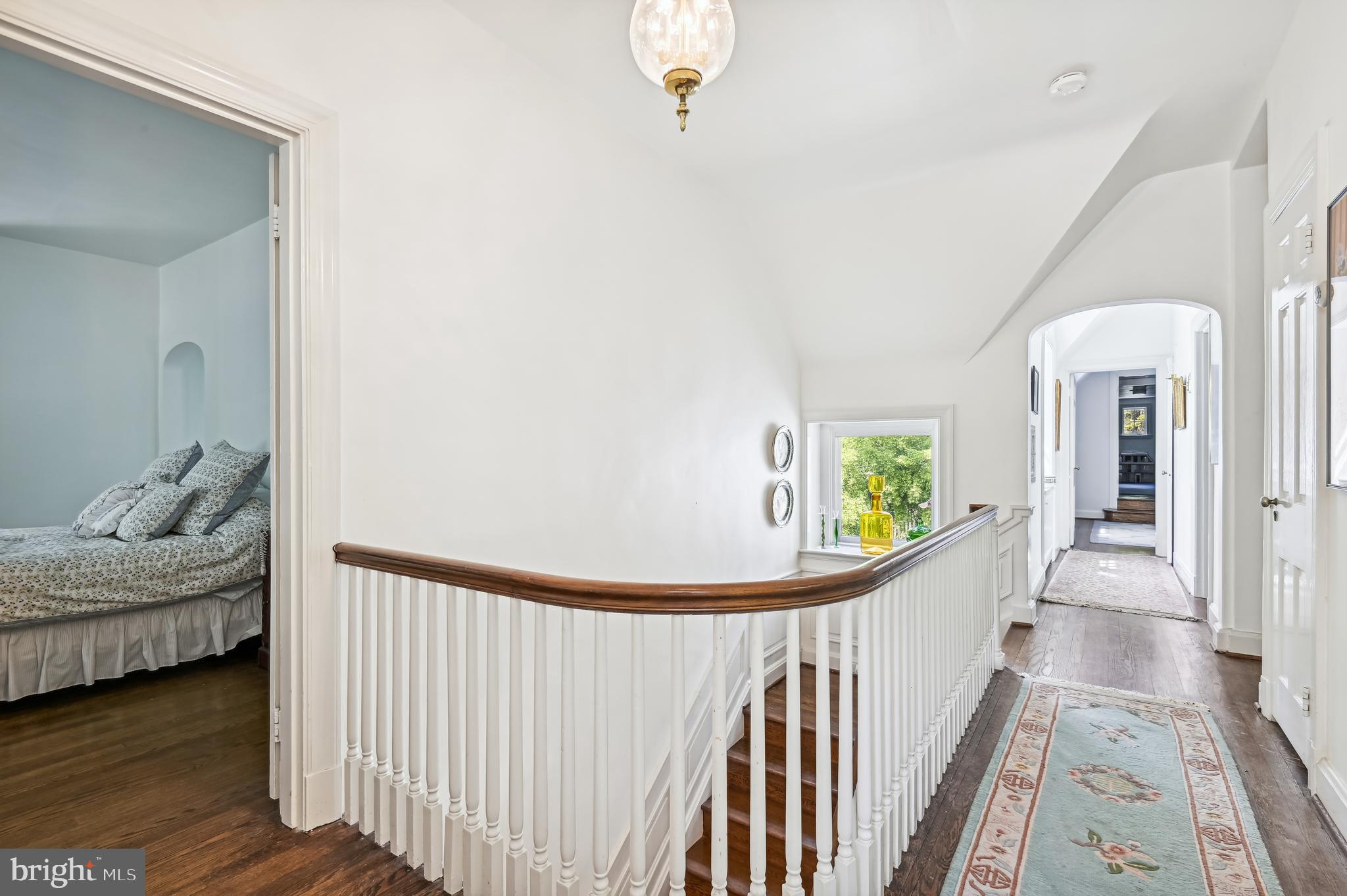 5110 Springlake Way Baltimore, MD 21212 - Photo 30 of 49 Upper level hall