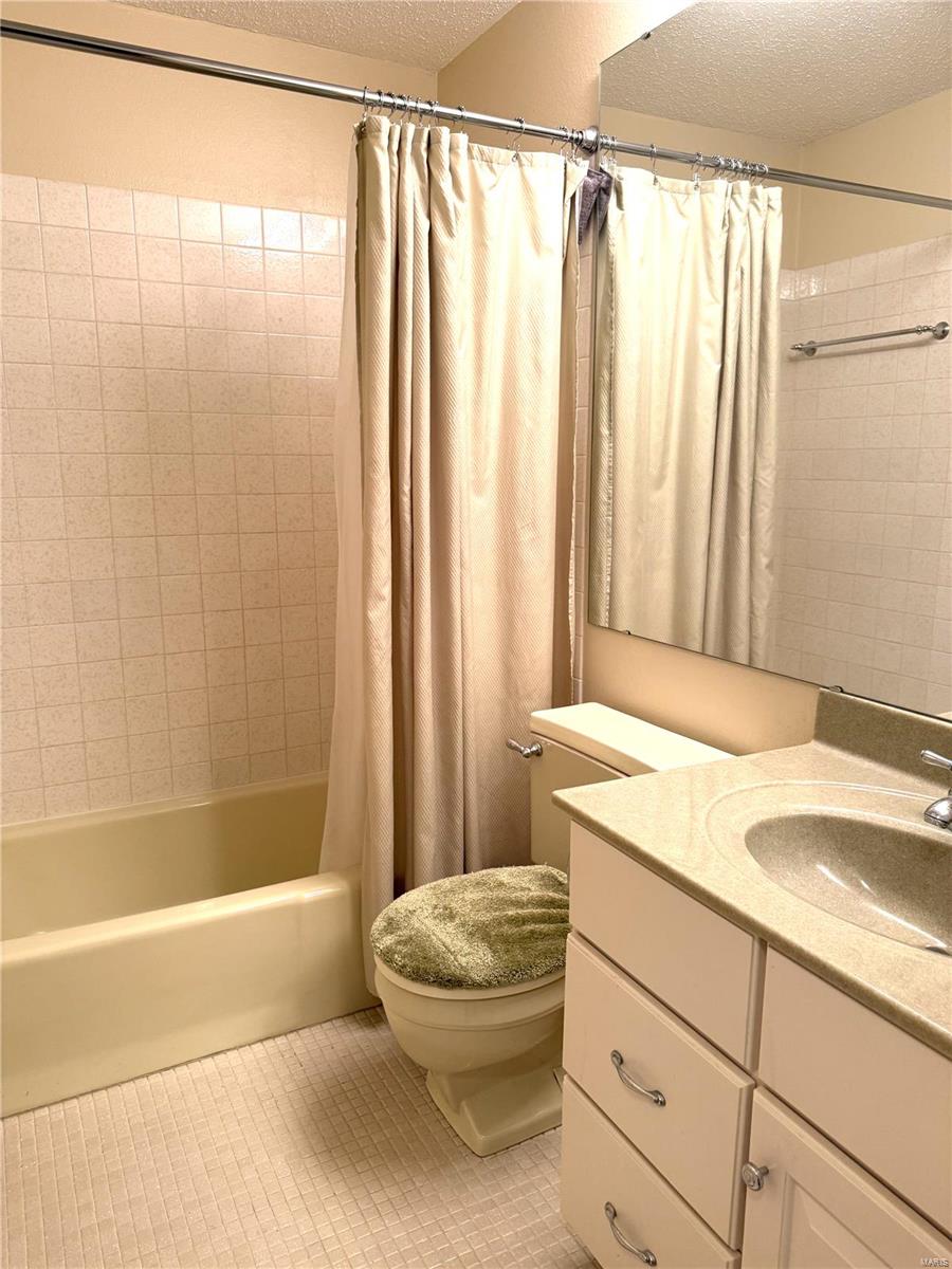 643 Spring Meadows Drive Ballwin, MO 63011 - Photo 19 of 29