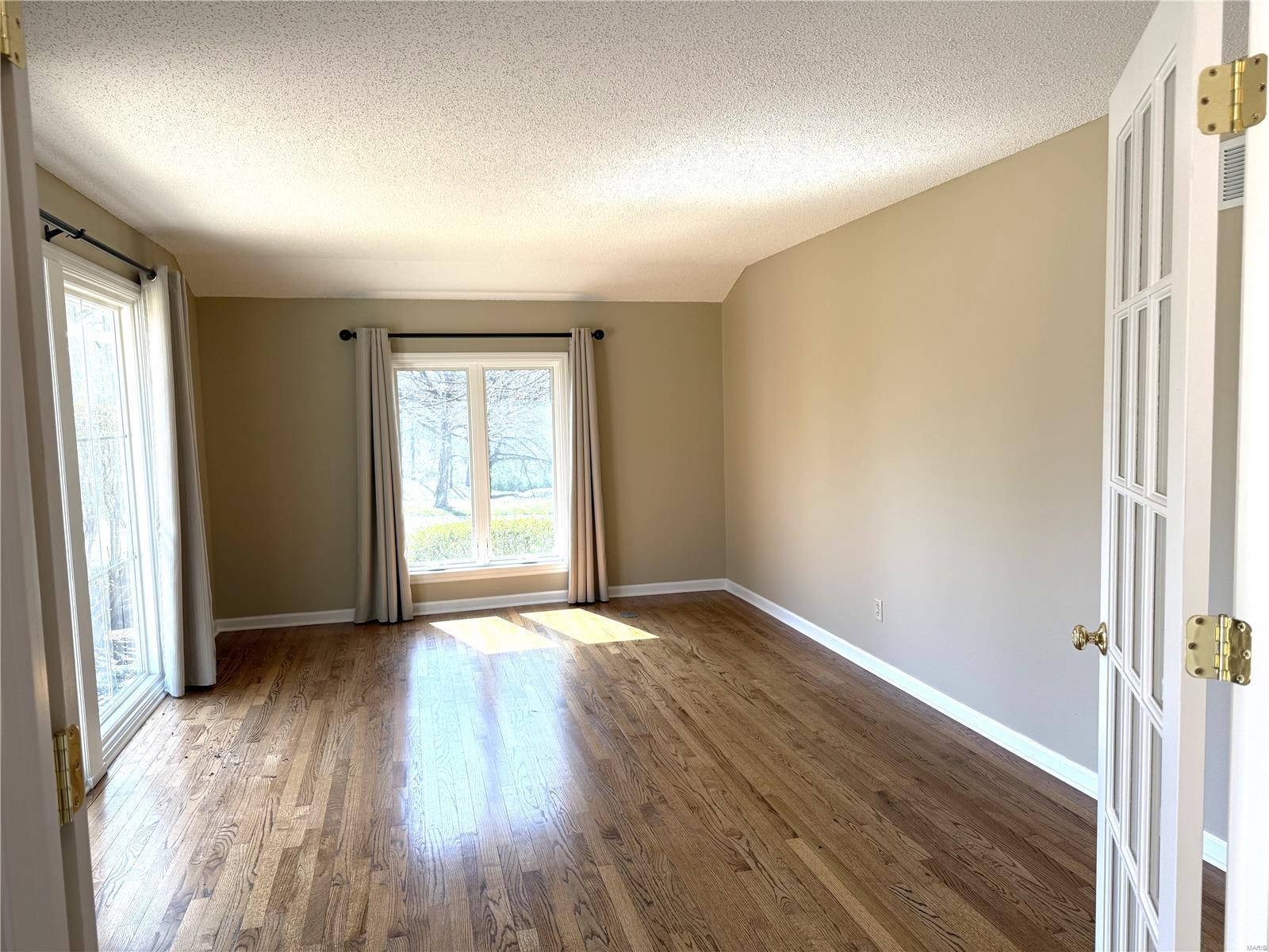 643 Spring Meadows Drive Ballwin, MO 63011 - Photo 4 of 29