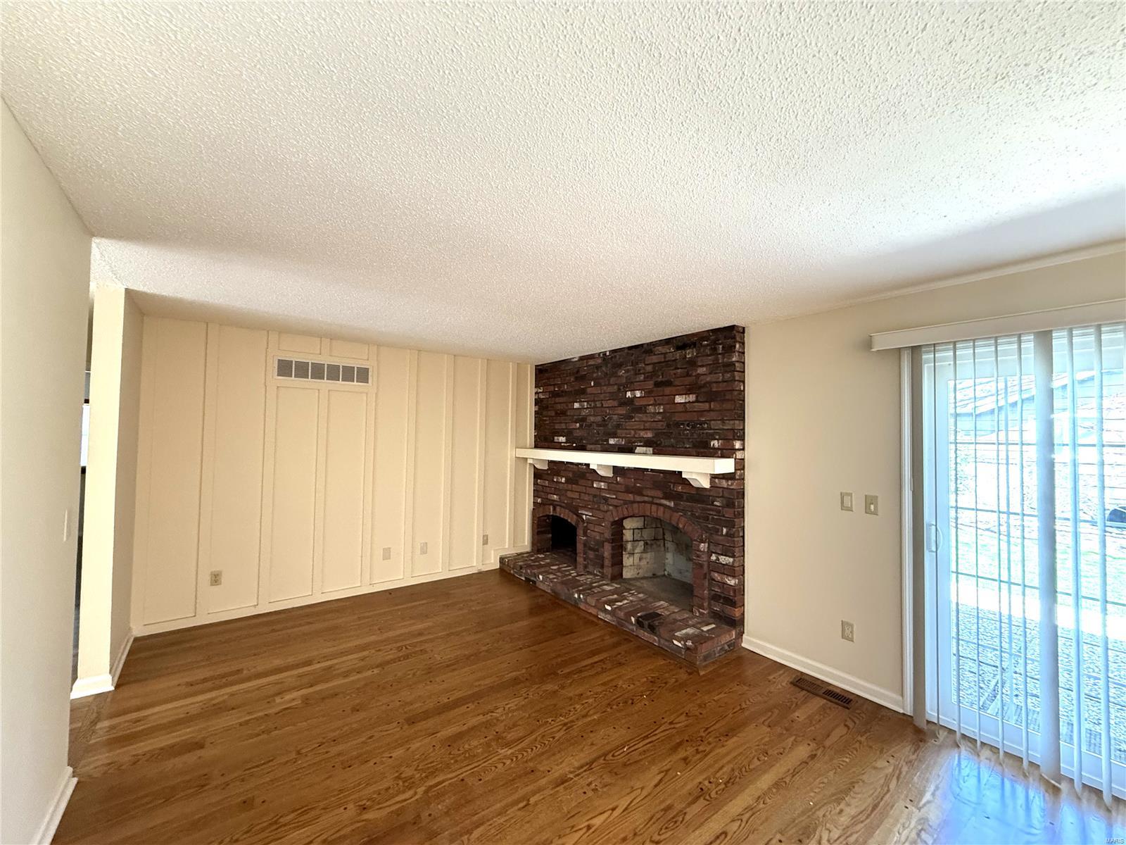 643 Spring Meadows Drive Ballwin, MO 63011 - Photo 9 of 29