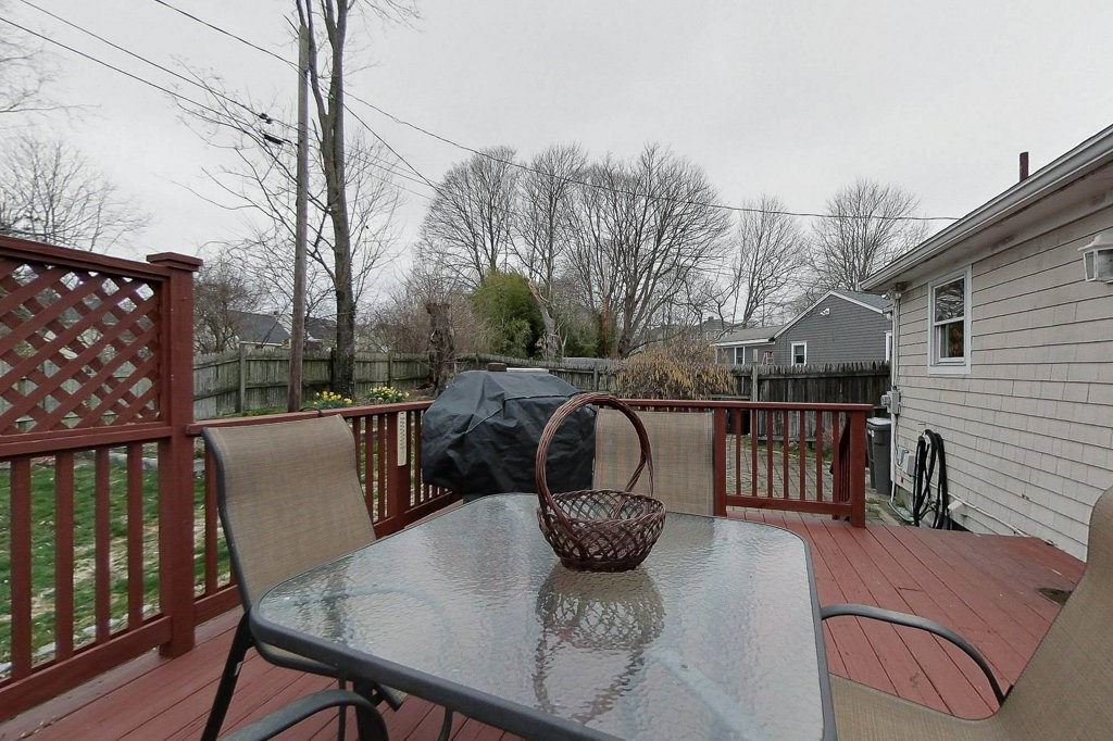 19 Sherwood Road Middletown, RI 02842 - Photo 33 of 35