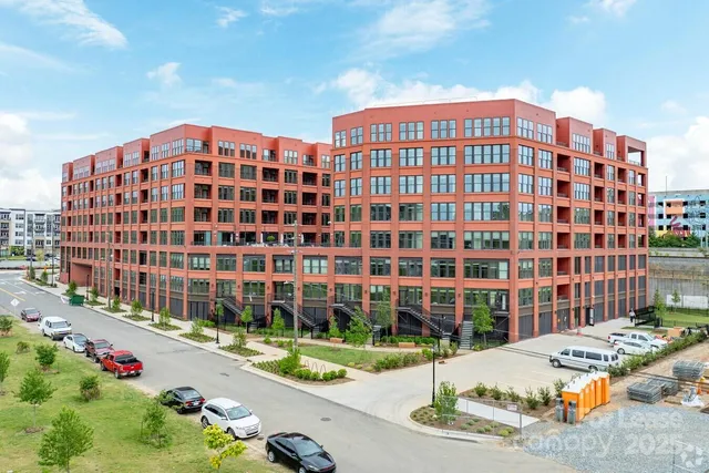 $2,172 | 300 East 36th Street, Unit B1, Charlotte, NC 28206