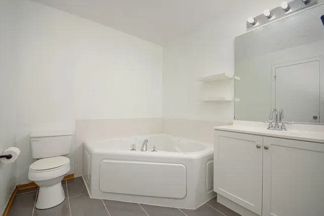 $2,500 | 2976 White Thorn Circle, Naperville, IL 60564