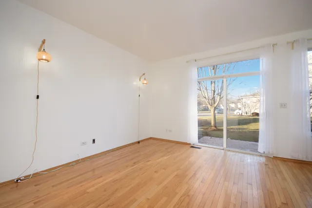 $2,500 | 2976 White Thorn Circle, Naperville, IL 60564