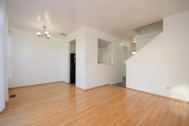 $2,500 | 2976 White Thorn Circle, Naperville, IL 60564