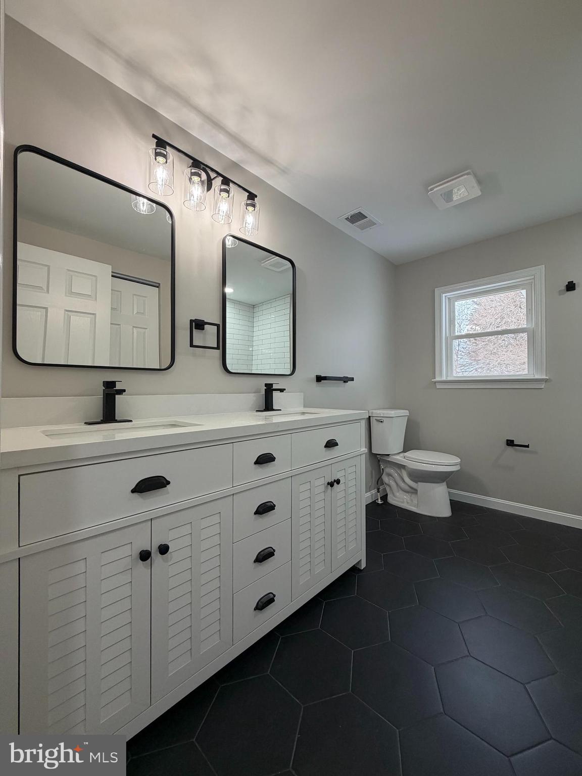 114 Birch Road Stevensville, MD 21666 - Photo 26 of 52 Primary Bathroom