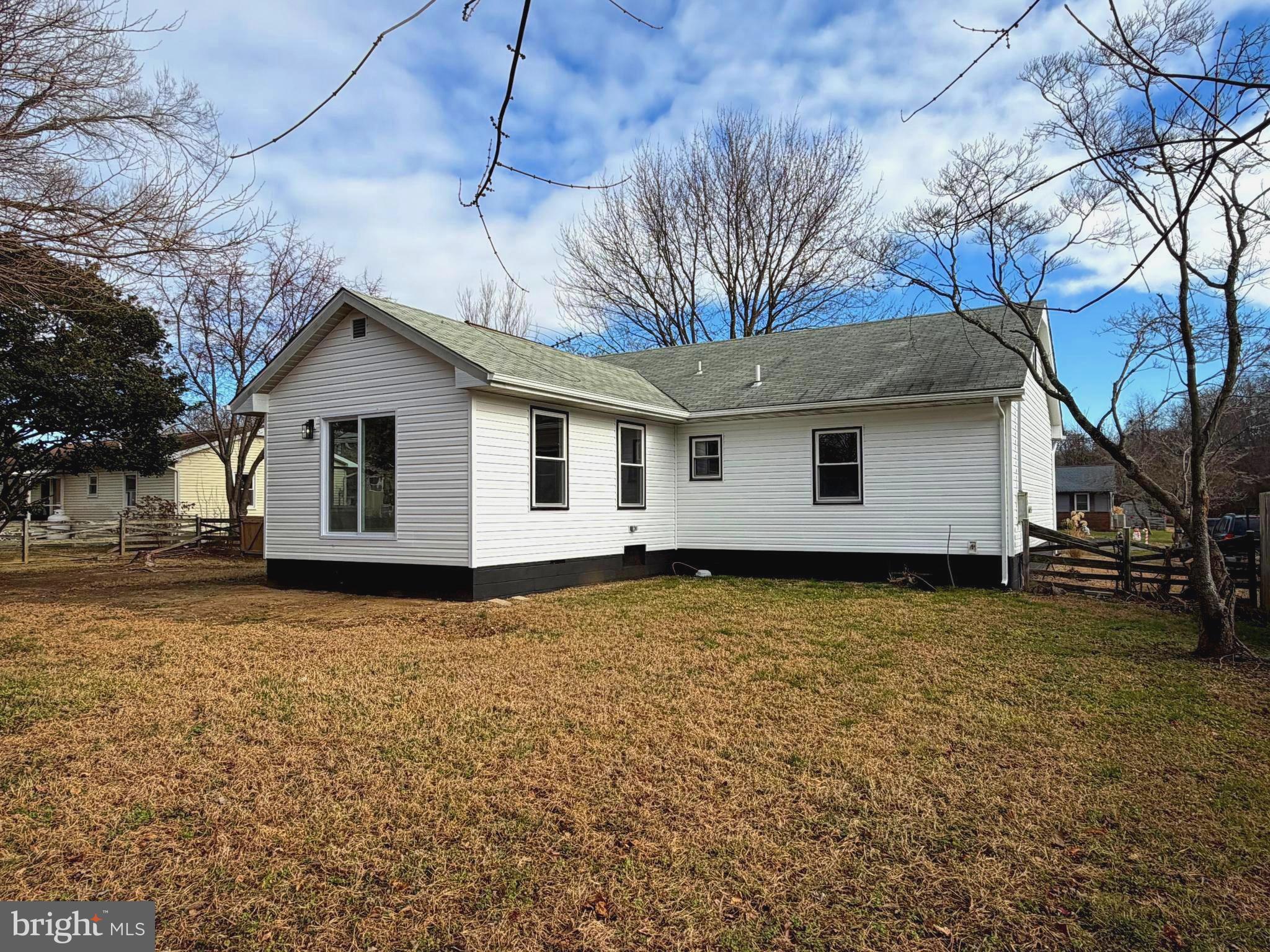 114 Birch Road Stevensville, MD 21666 - Photo 3 of 53 Remodeled 4 bed, 2 baths + bonus room & sunroom