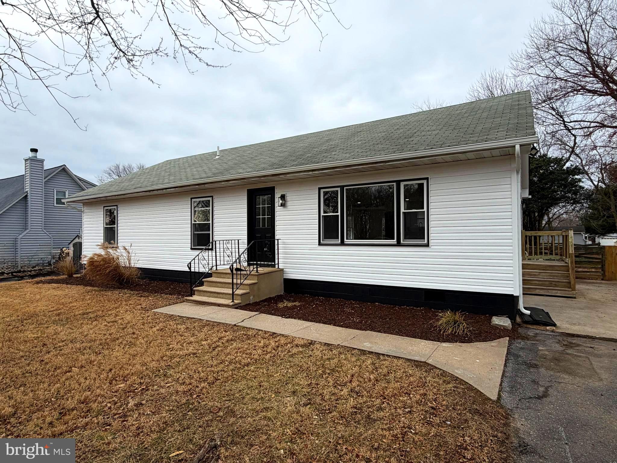 114 Birch Road Stevensville, MD 21666 - Photo 4 of 52 Remodeled 4 bed, 2 baths + bonus room & sunroom