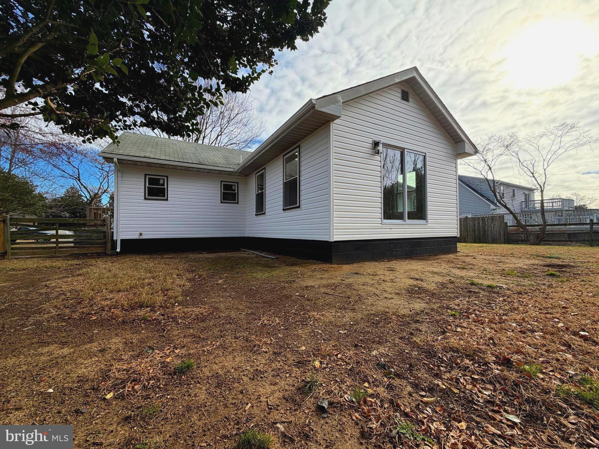 114 Birch Road Stevensville, MD 21666 - Photo 4 of 53 Remodeled 4 bed, 2 baths + bonus room & sunroom