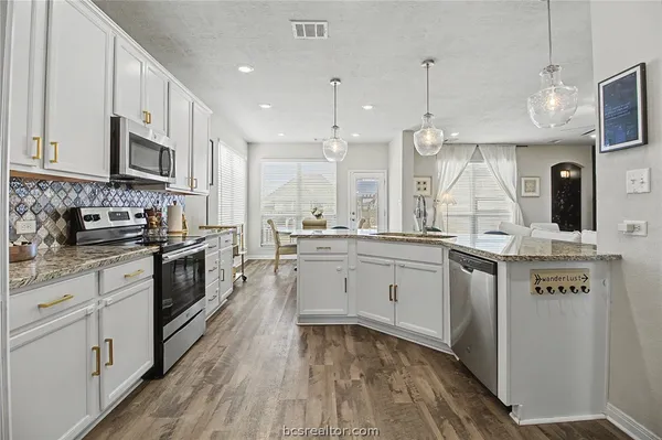 $395,000 | 2111 Markley Drive, Bryan, TX 77807