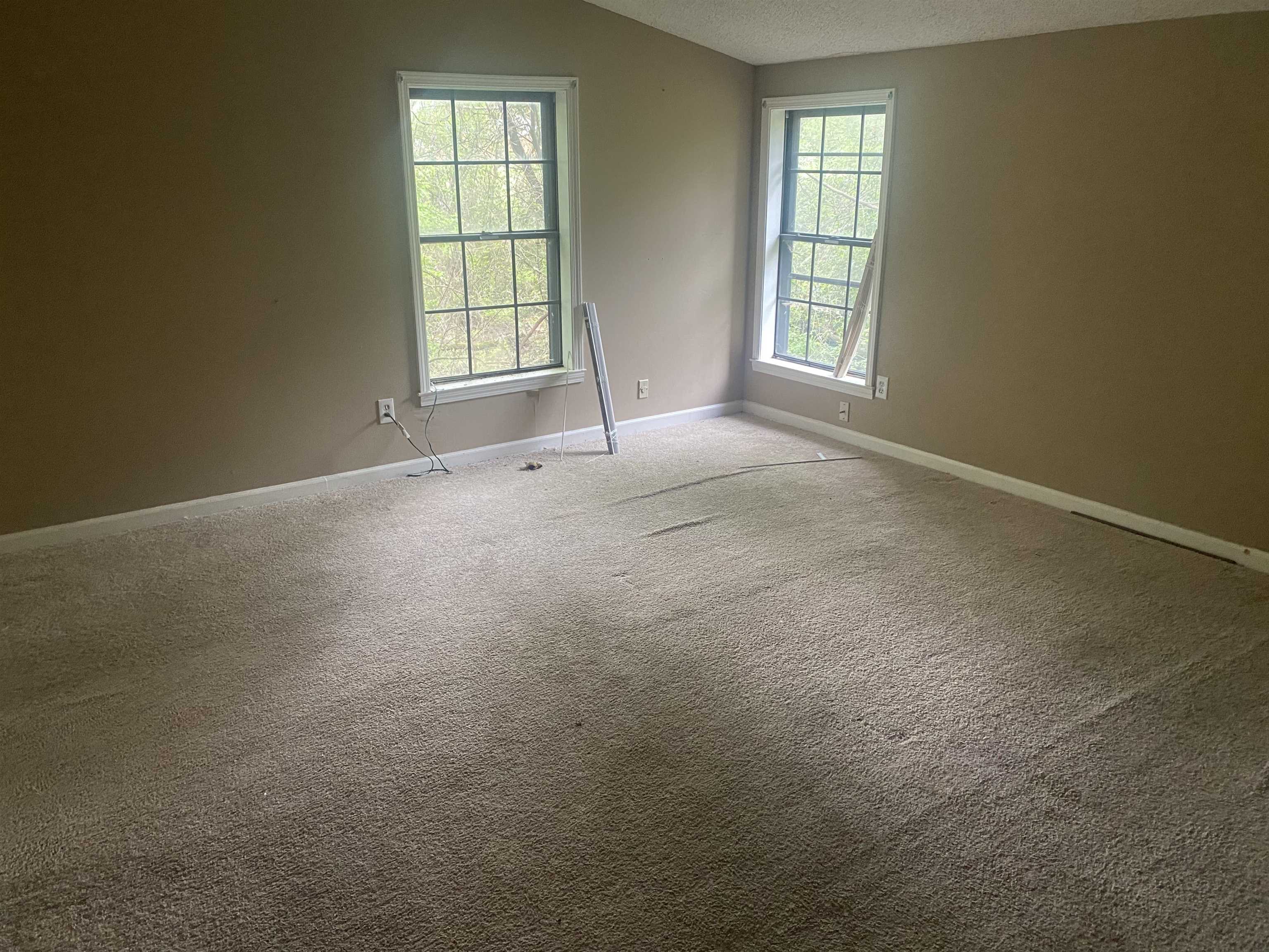 3051 Knight Road Memphis, TN 38118 - Photo 13 of 18 an empty room with windows
