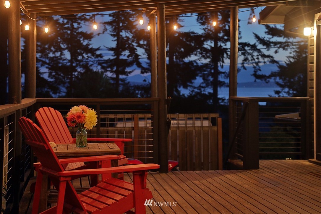 5837 Mutiny Bay Road Freeland, WA 98249 - Photo 40 of 40 a outdoor dining space with furniture