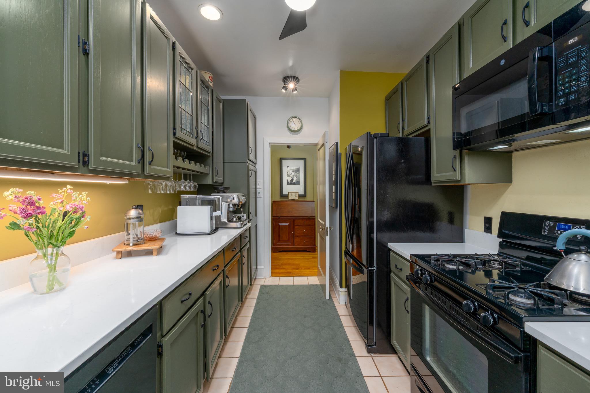 102 West 39th Street, Unit 2A Baltimore, MD 21210 - Photo 12 of 17